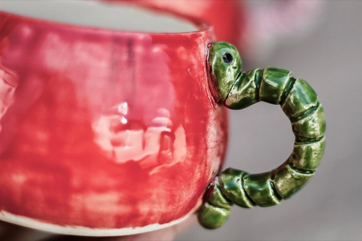 Worm handle mug detail