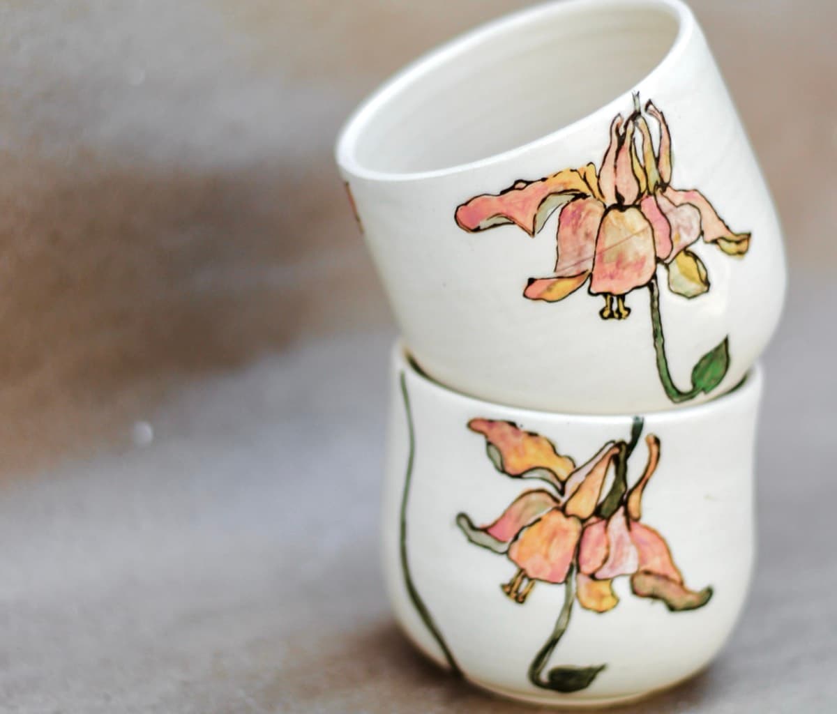 Apple-shaped mini vase